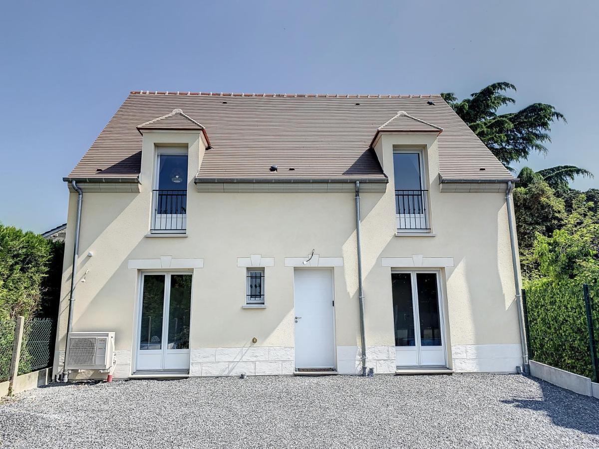 Tranquille: Charming 6-bedroom Retreat Near Parc Astérix *