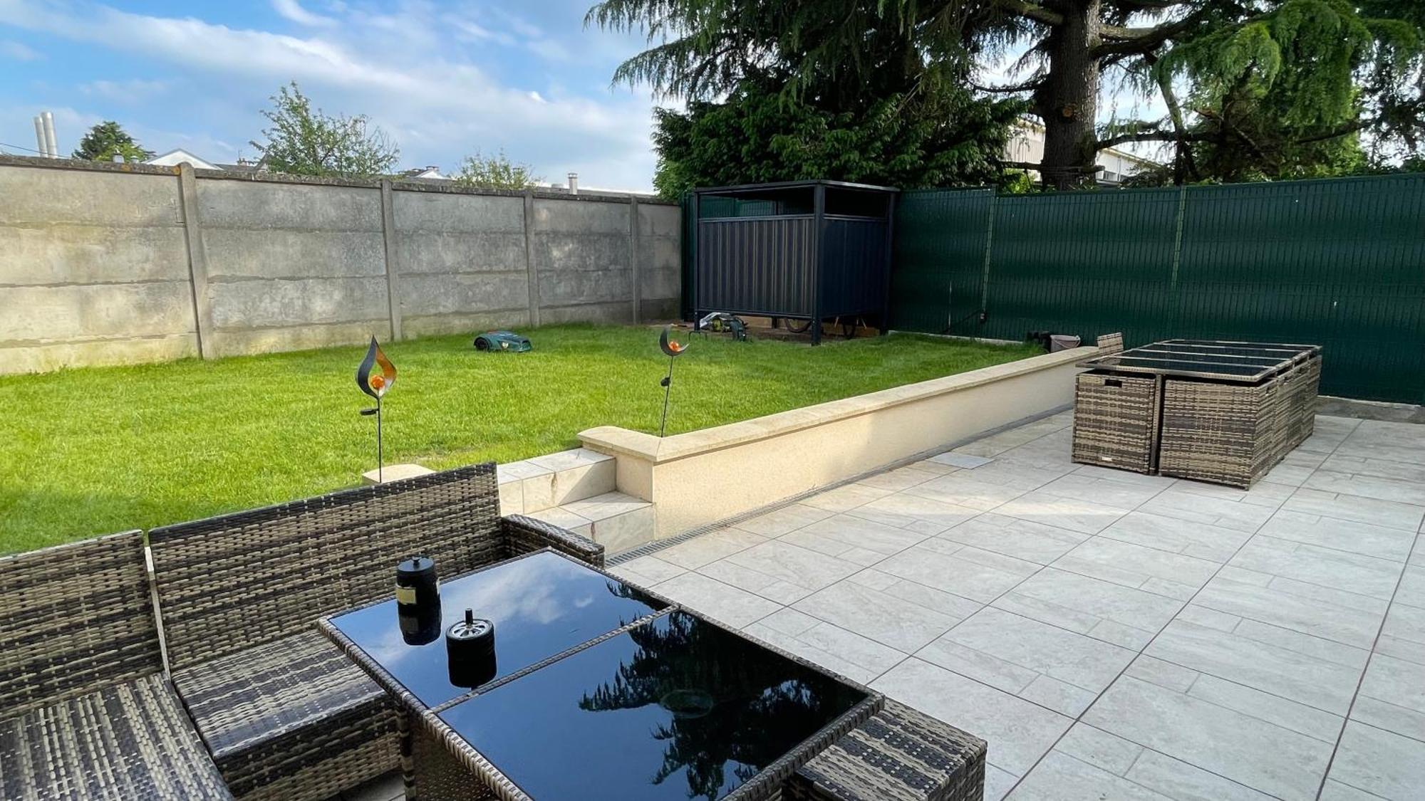 Tranquille: Charming 6-bedroom Retreat Near Parc Astérix * Compiegne